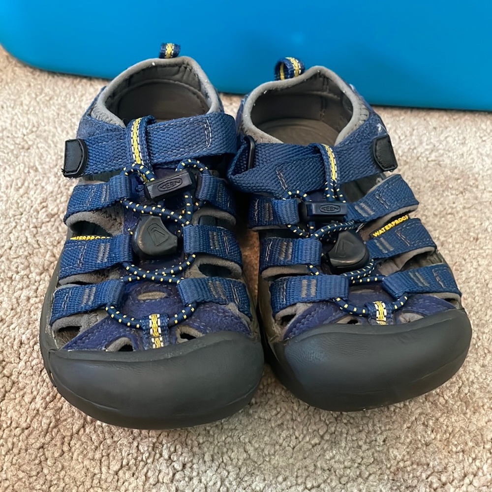 Keen Waterproof Kid Sandals Sz 10